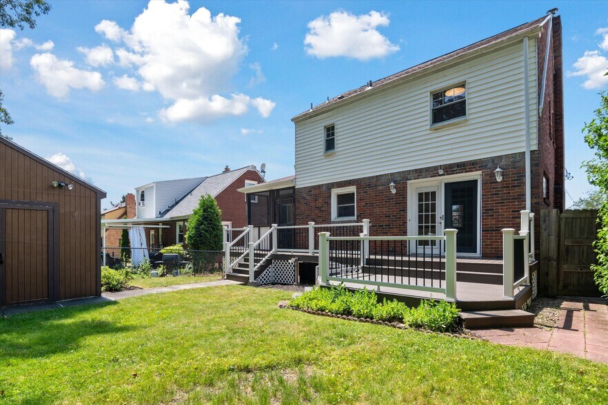Building Photo - 4125 Tuxey Ave