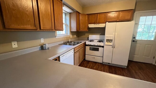 Building Photo - 110 Hill Blvd