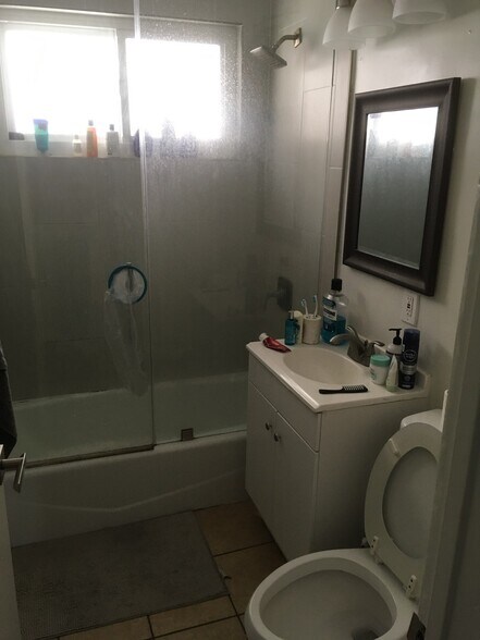 Bathroom - 1230 S Barrington Ave