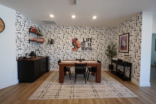 Building Photo - MOVE IN DATE MUST BE SCHEDULED 14 DAYS FROM PAYING SECURITY DEPOSIT.