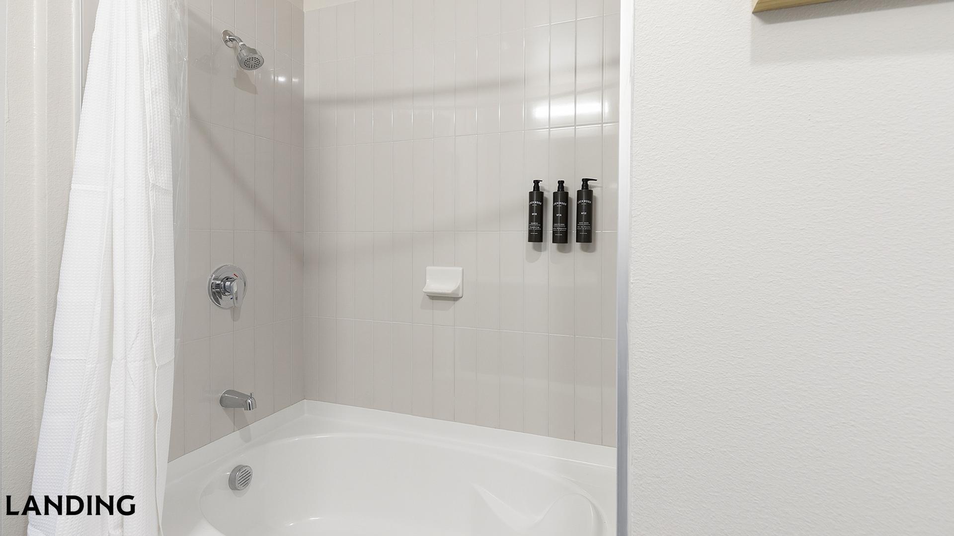 Building Photo - 14015 Univ Pass