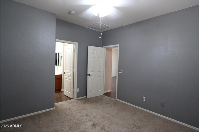 Building Photo - 1554 E Prickly Pear Pl
