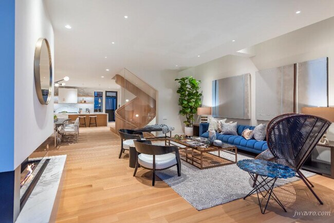 Building Photo - 17 Guy Pl