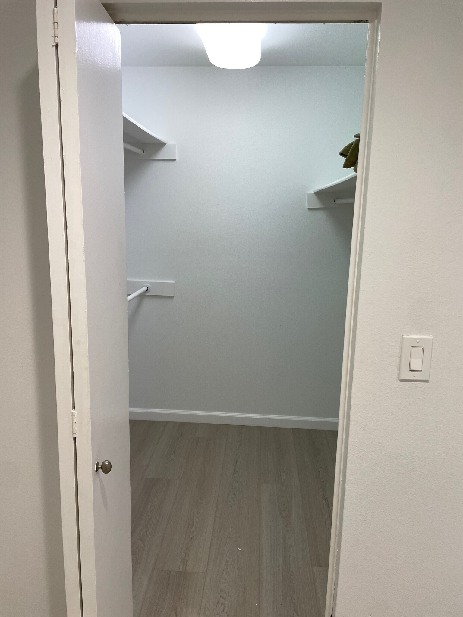 Large walk-in closet - 576 N Bellflower Blvd