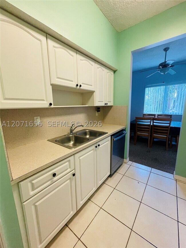 Building Photo - 7085 Nova Dr