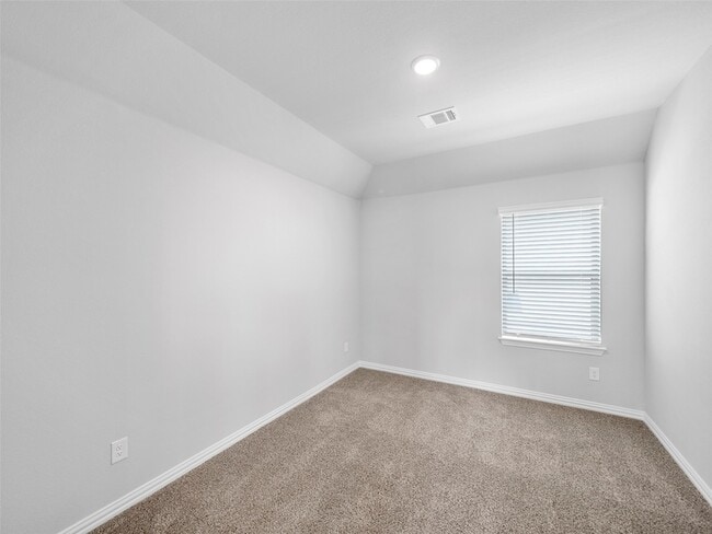 Building Photo - 3049 Elmwood St