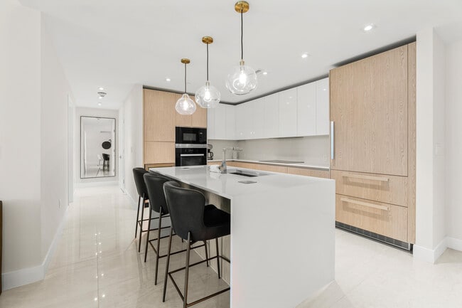 Building Photo - 3100 N Ocean Dr