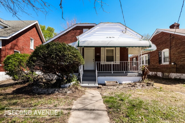 Building Photo - 651 S 37th St