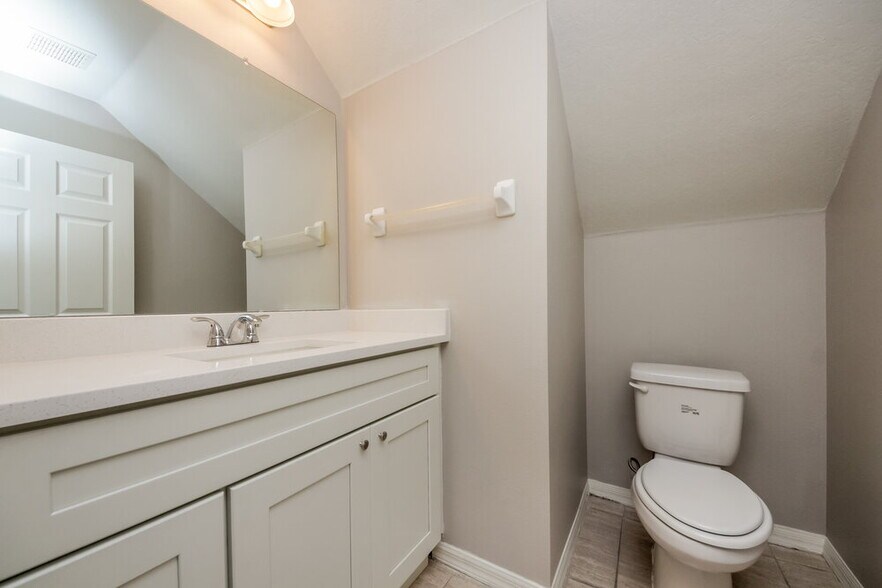 Building Photo - 251 Southbridge Cir