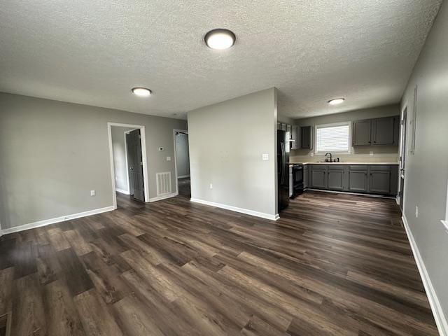 Building Photo - 631 Silkwood Ln