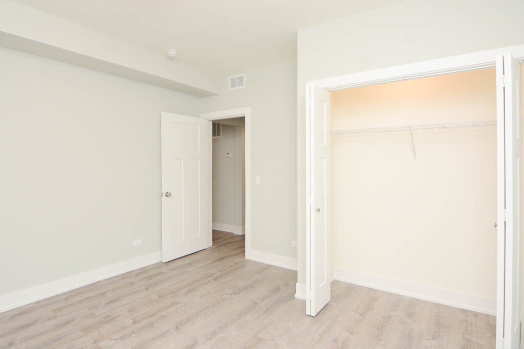 Building Photo - 1147 Maple Ave