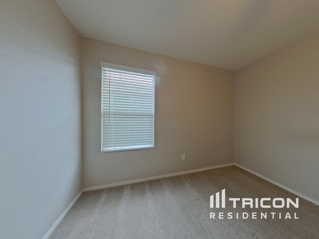 Building Photo - 1617 Daunton Dr
