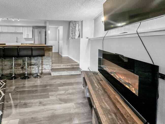 Building Photo - 2 Bedroom, 1 Bath on Peak 8! Updated unit, ground floor, great location!  Heat included!