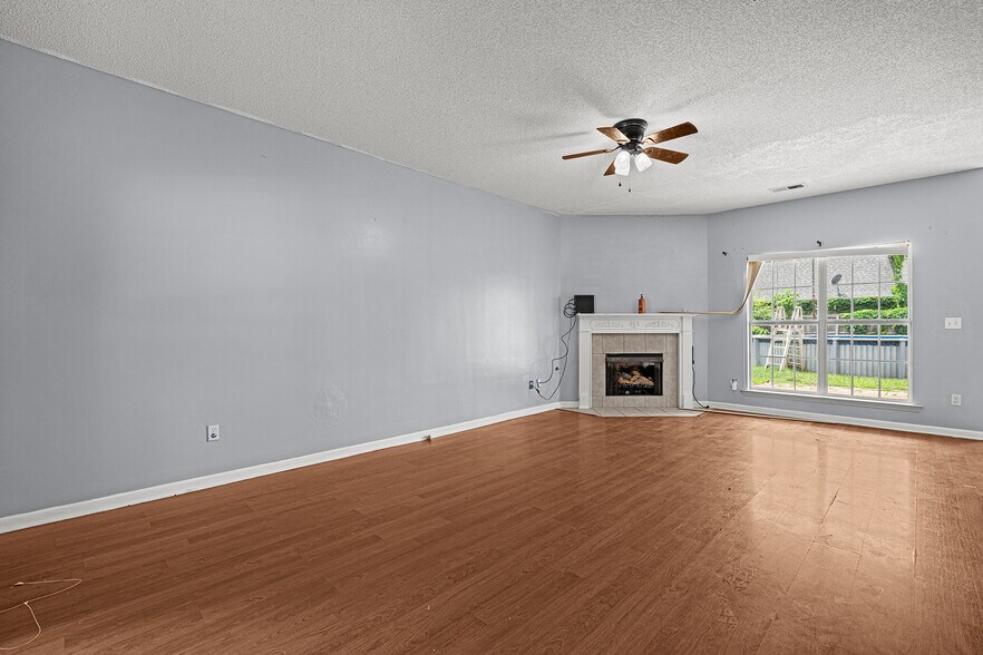 Building Photo - 3903 Caprice Dr