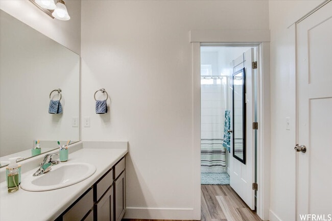 Building Photo - Condo in Saratoga Springs master planned community.