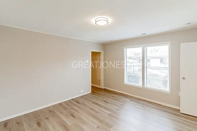 Building Photo - 2821 Snavely Ave SW
