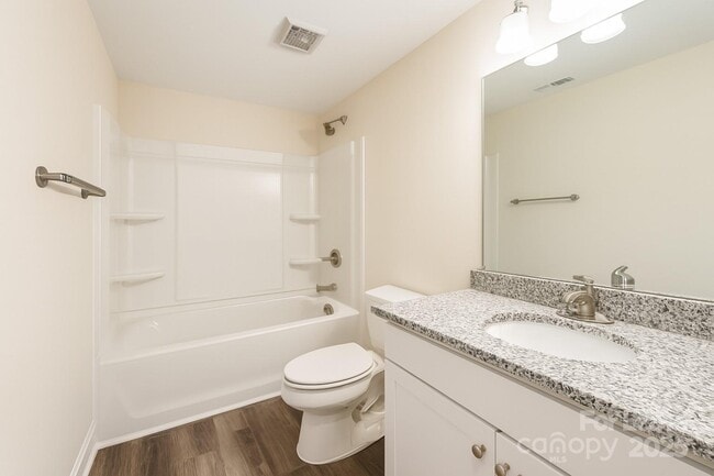 Building Photo - 3024 Seymour Dr