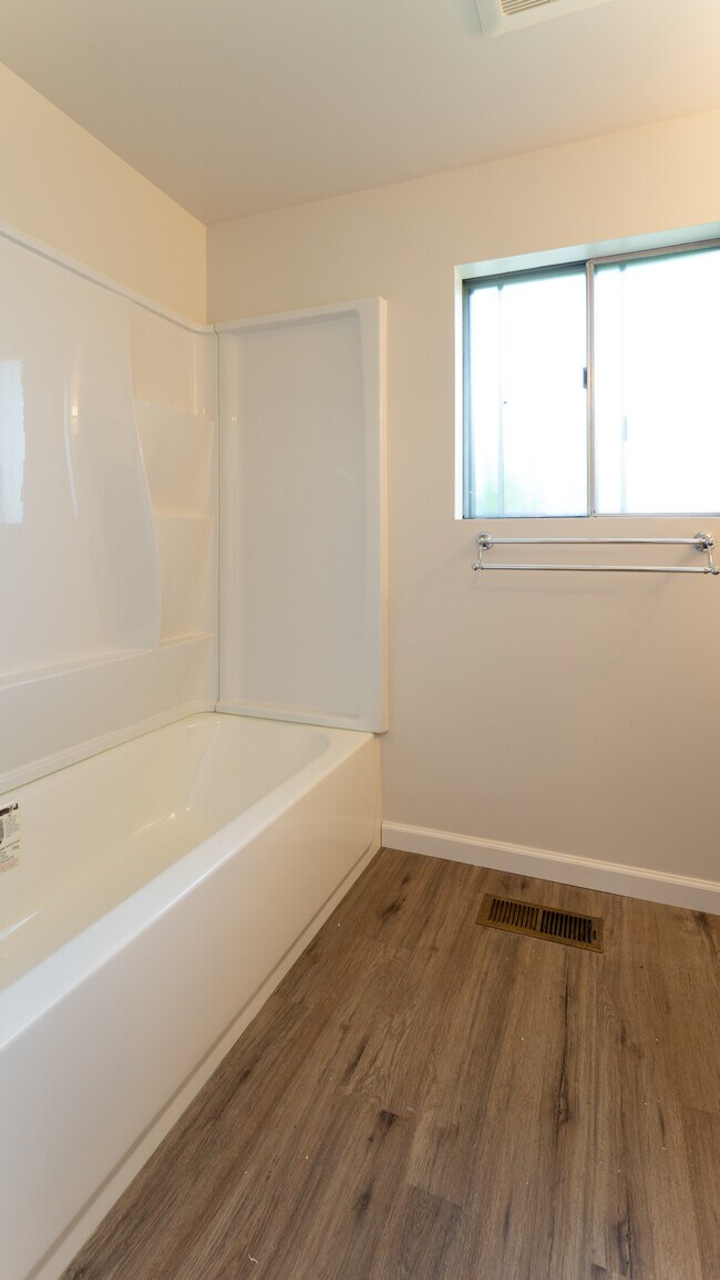 Building Photo - 16321 127th Pl SE