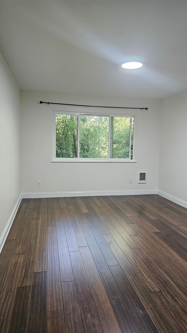 MASTER BEDROOM - 1500 SW Skyline Blvd