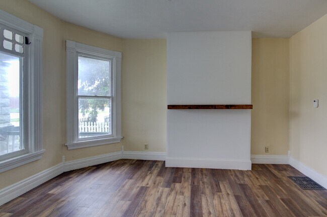 Building Photo - 2530 7th Ave