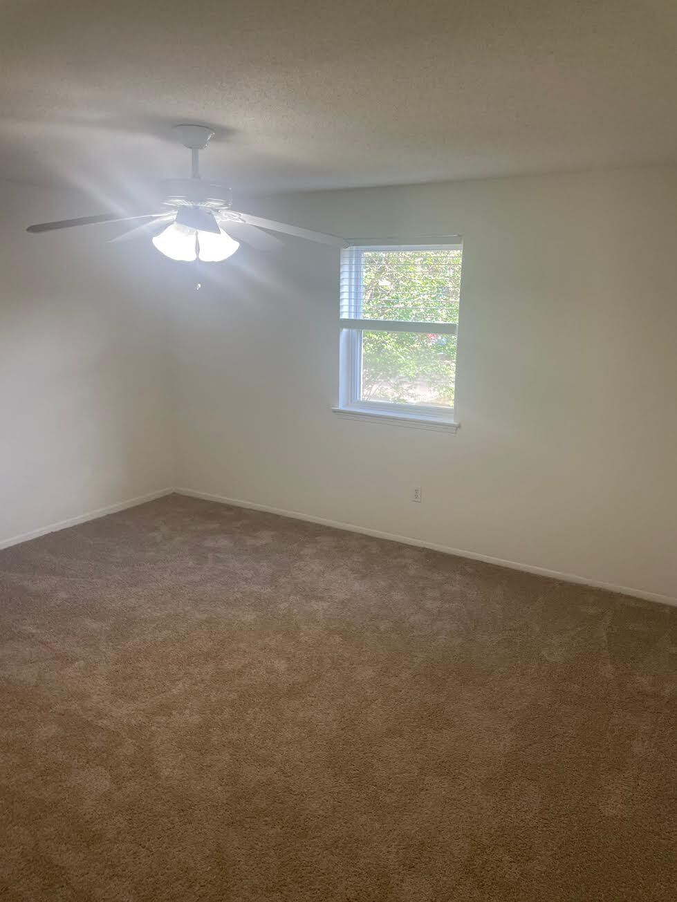 Building Photo - 5104 W Esplanade Ave