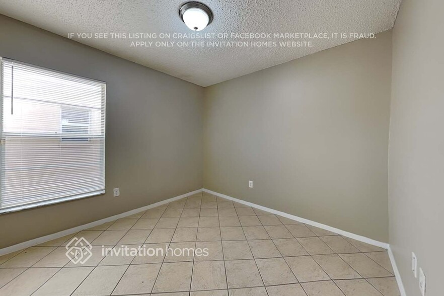 Building Photo - 1410 High Knoll Dr