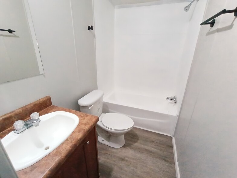 Building Photo - 65 Deerwood Park