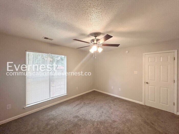 Building Photo - 10721 Ridgefield Dr