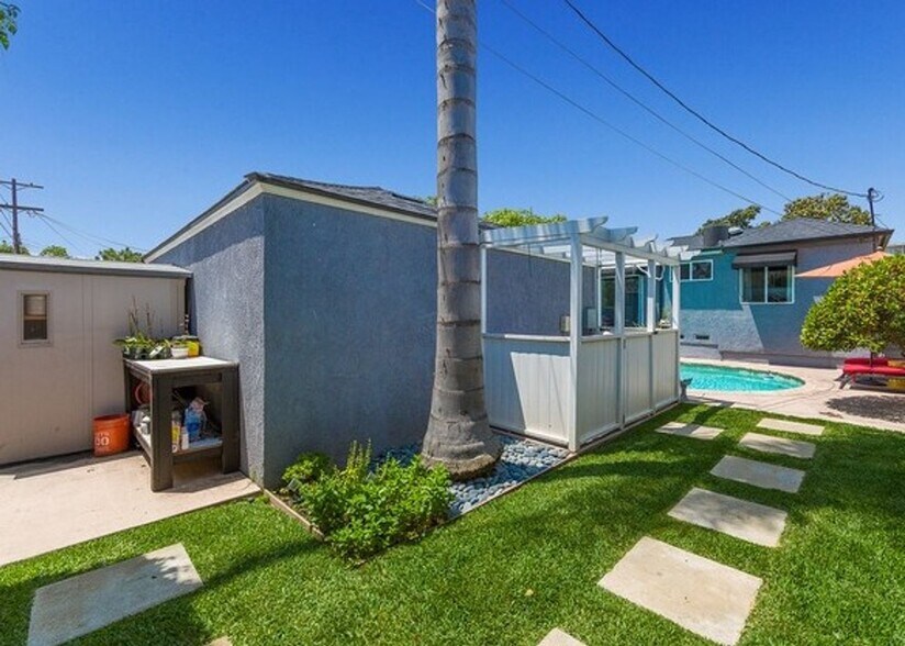 Building Photo - 1488 S Durango Ave