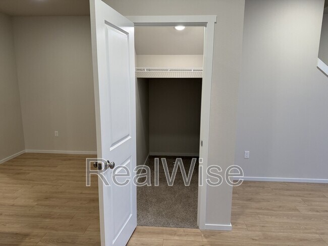 Building Photo - 62755 Eagle Rd