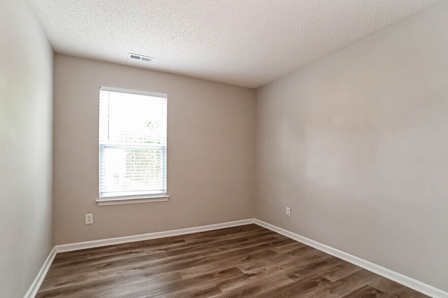 Building Photo - 5105 Oak Pasture Ln