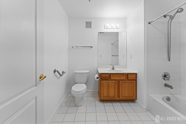 Building Photo - 1025 Dogwood Ct