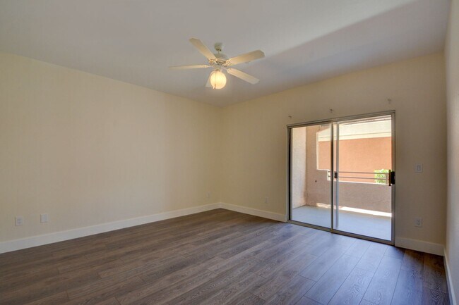 Building Photo - Beautiful 2BR / 2BA Renovated / Modern Condo In A Gated Complex.