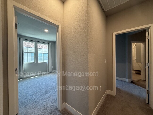 Building Photo - 5301 E Commerce Way