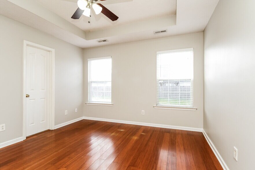 Building Photo - 2625 Weatherford St