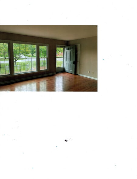 Building Photo - 301 Merriwood Pky