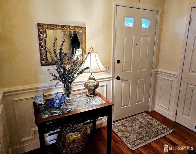 Building Photo - 663 Yorktown Ln