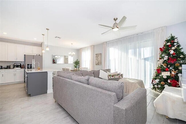 Building Photo - 5818 Wallis Ln