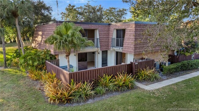 Building Photo - 3098 SW Sunset Trace Cir