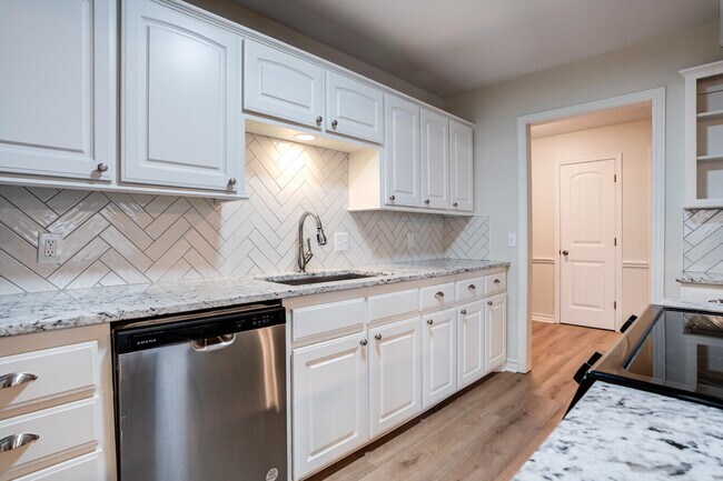 Building Photo - 5309 77th St