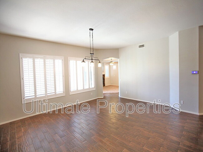 Building Photo - 8711 W Bajada Rd