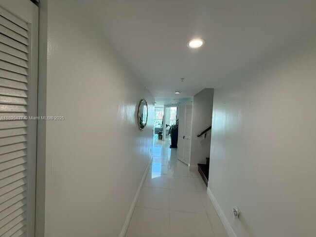 Building Photo - 41 SE 5th St