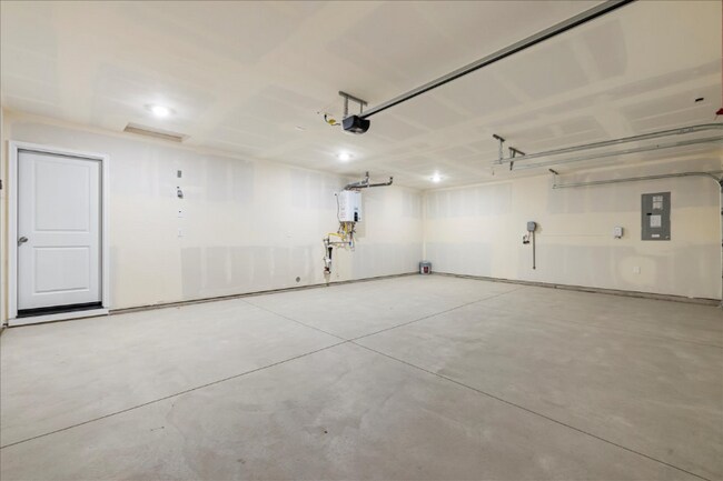 Building Photo - 20420 Owl Creek Ave