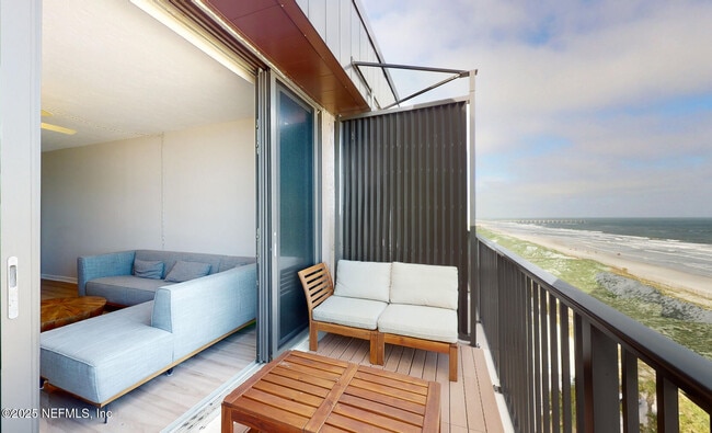 Building Photo - 601 1st St S