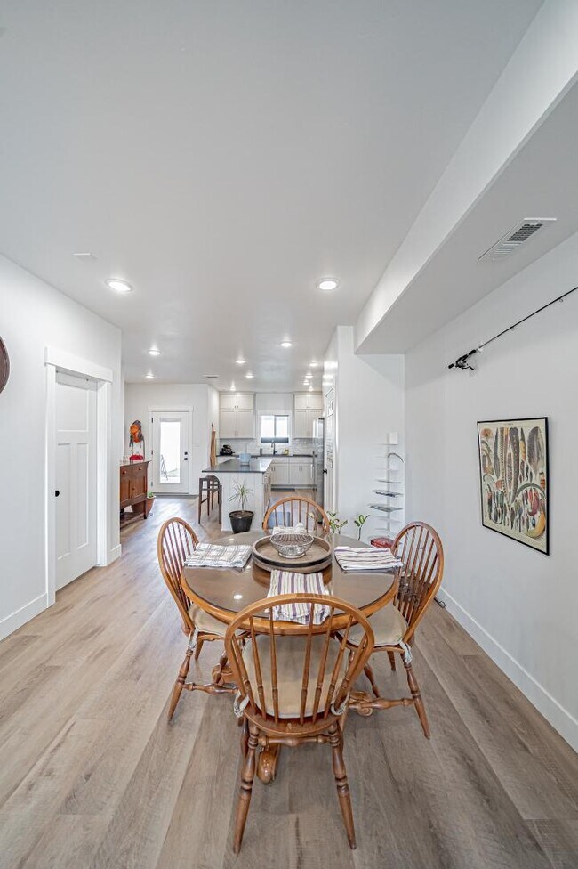Building Photo - 1394 Fremont Ave