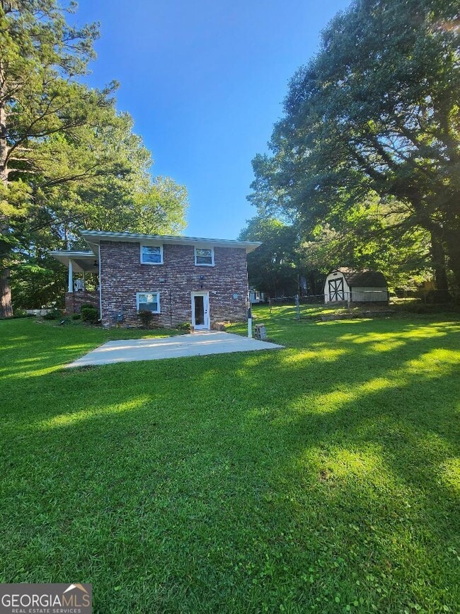 Building Photo - 302 Kelso Dr SW