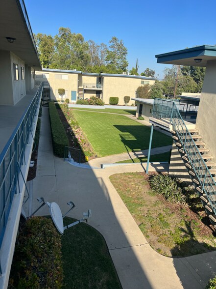 Building Photo - 750 W Bonita Ave