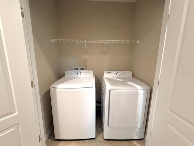 Building Photo - 10415 Butterfly Wing Ct