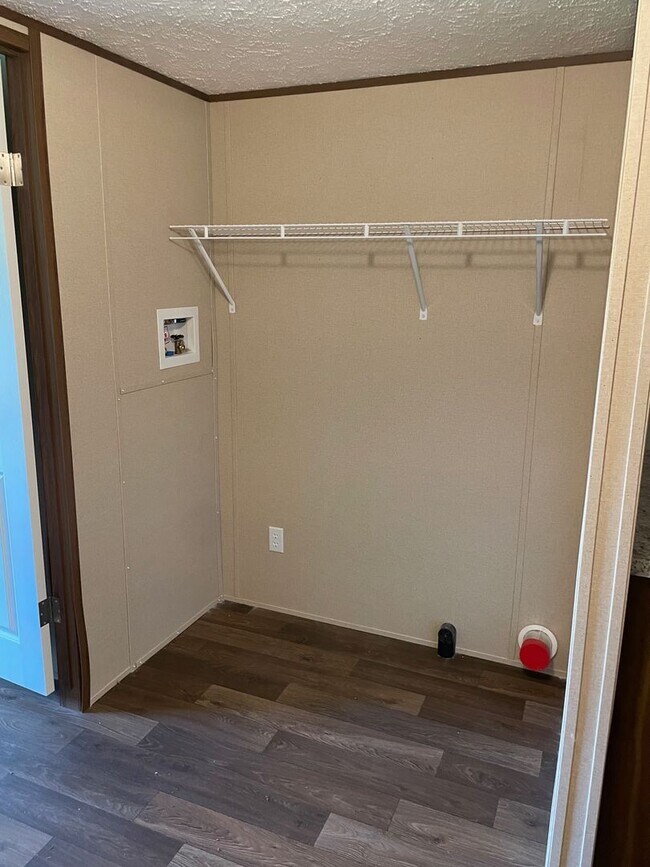 Building Photo - NEW 3 BED, 2 BATH MOBILE HOME IN DENTON AREA!
