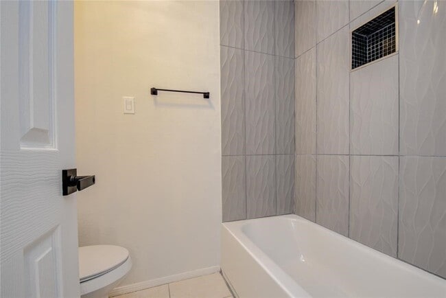 Building Photo - 37 San Jacinto Dr